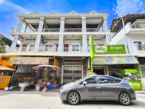 Affordable Business-Ready Flat House for Rent!