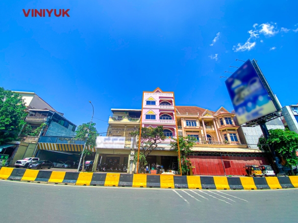 Massive Commercial Shophouse on Monivong Boulevard!