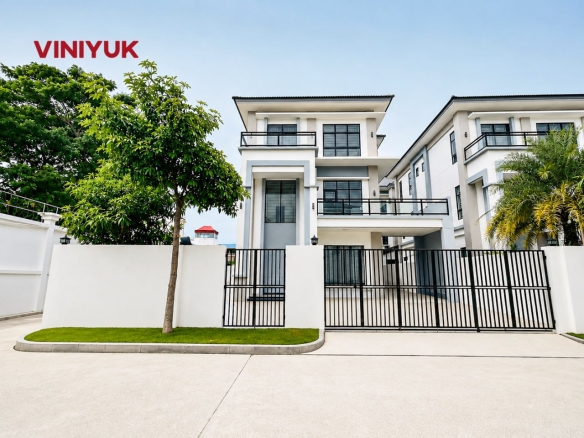 Stunning Corner Queen Villa On Street 598