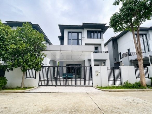 Stunning Queen Villa A In Chip Mong