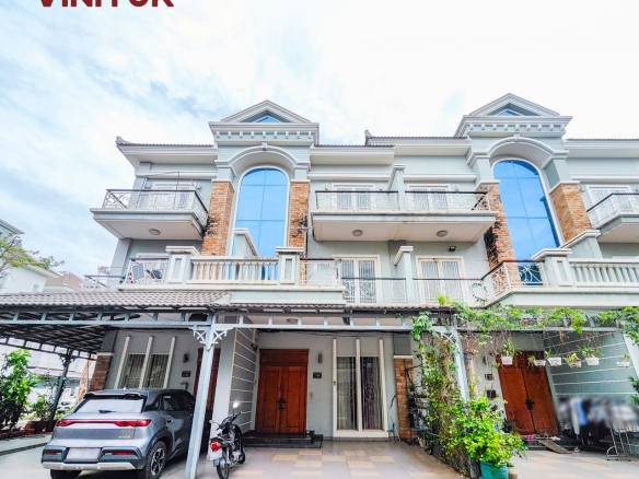 Affordable Modern Link Villa Near Aeon Mall 2