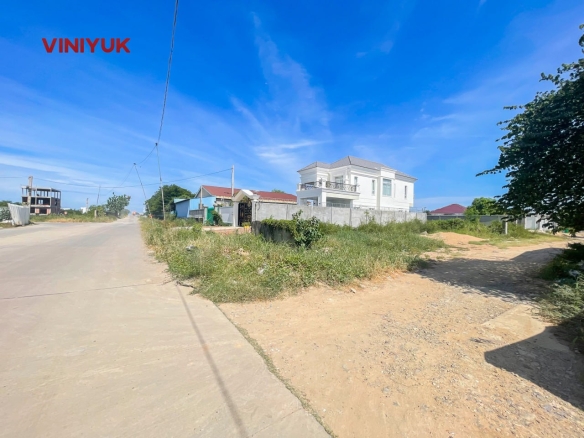 Prime Corner Plot Near Street 105K