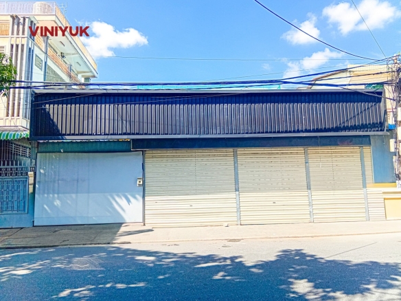 Spacious Prime Commercial Warehouse in BKK