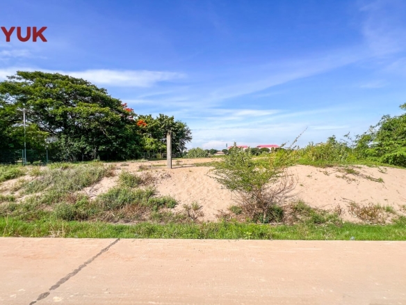 Prime Riverfront Land in Chroy Changvar