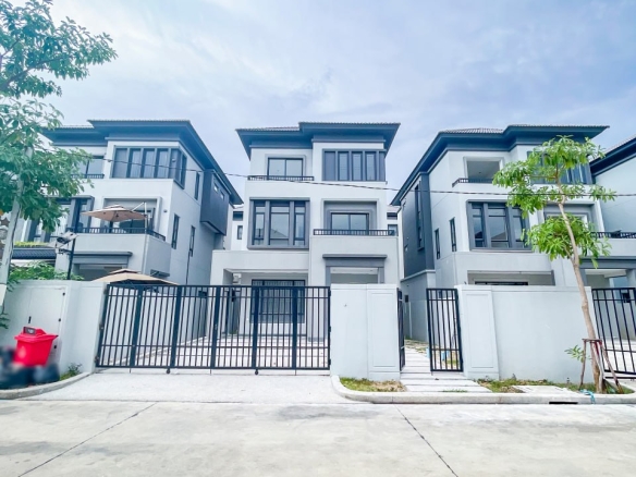 Stunning Queen Villa at Incredible Value