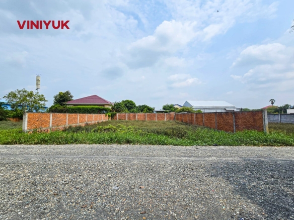 Prime 600m² Land Near Borey Varina