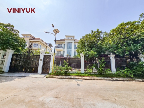 Massive Corner Villa in Borey Samrong Andet