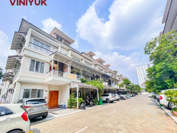 Modern Corner Link Villa In Sen Sok