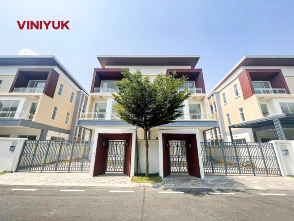 Spacious Modern Twin Villa in Chroy Changvar