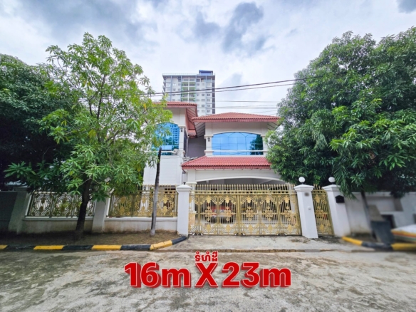 Spacious Modern Detached Villa For Sale