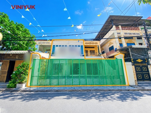 Triple Shophouse Space in Ultra Prime BKK3