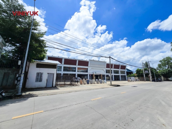 Massive Commercial Building on St. 1800