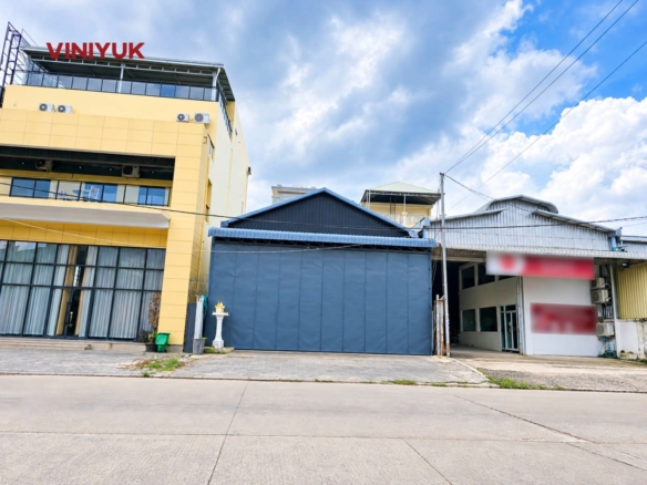 Spacious Commercial Warehouse Near Hanoi Road